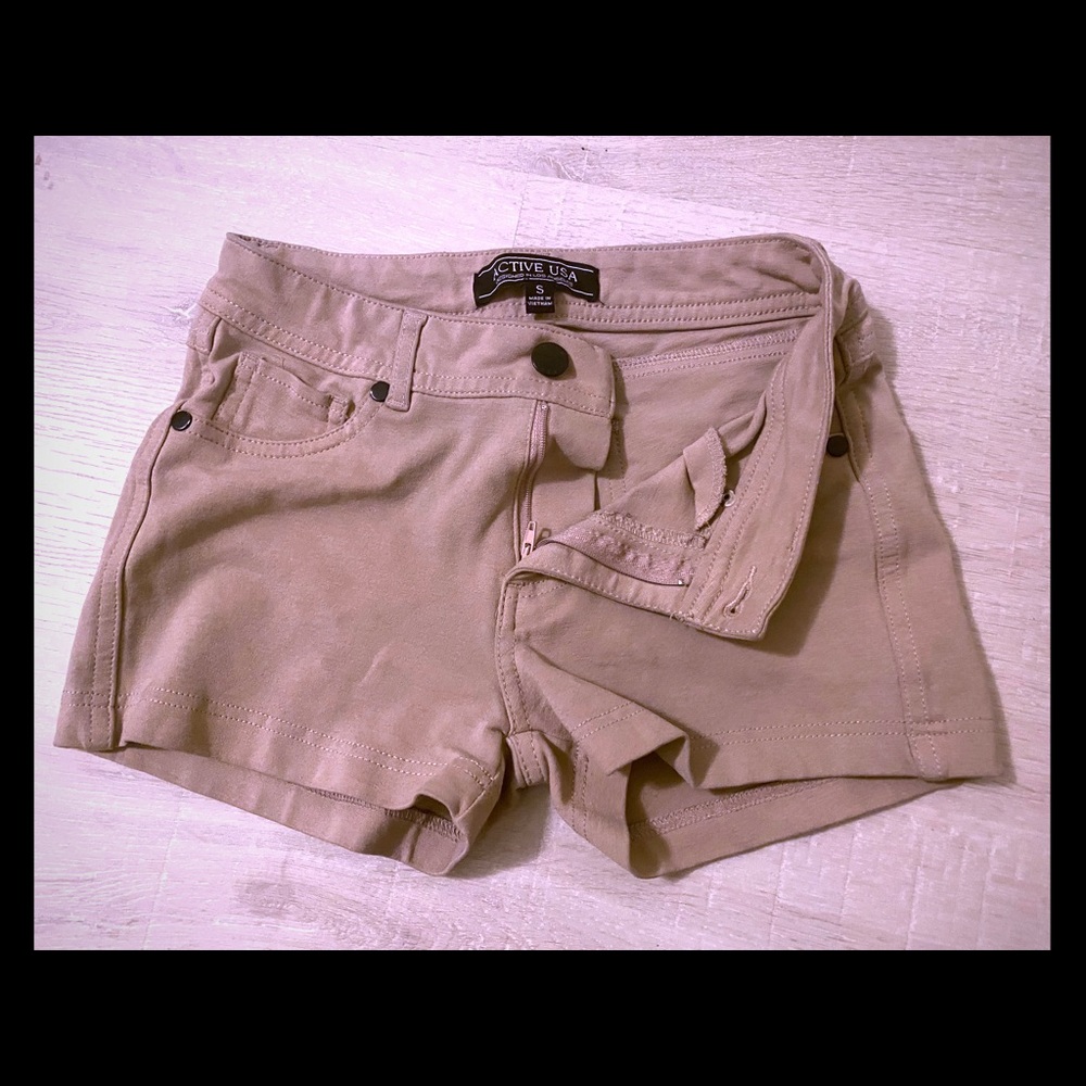 XS khaki shorts